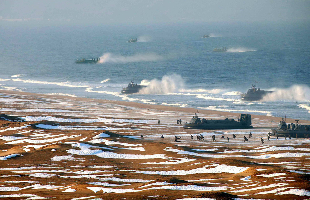 Cum își multiplică Coreea de Nord armata cu Photoshopul –  FOTO