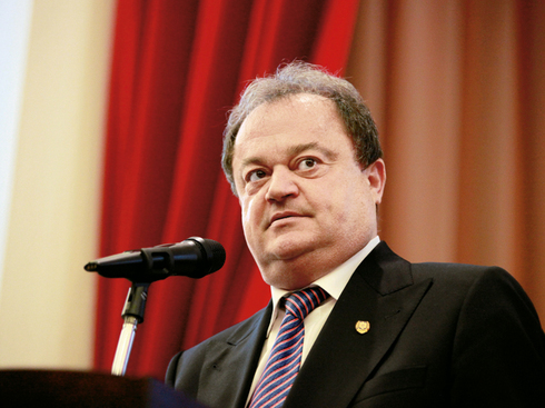 ALEGERI PDL. Vasile Blaga a câștigat președinția partidului