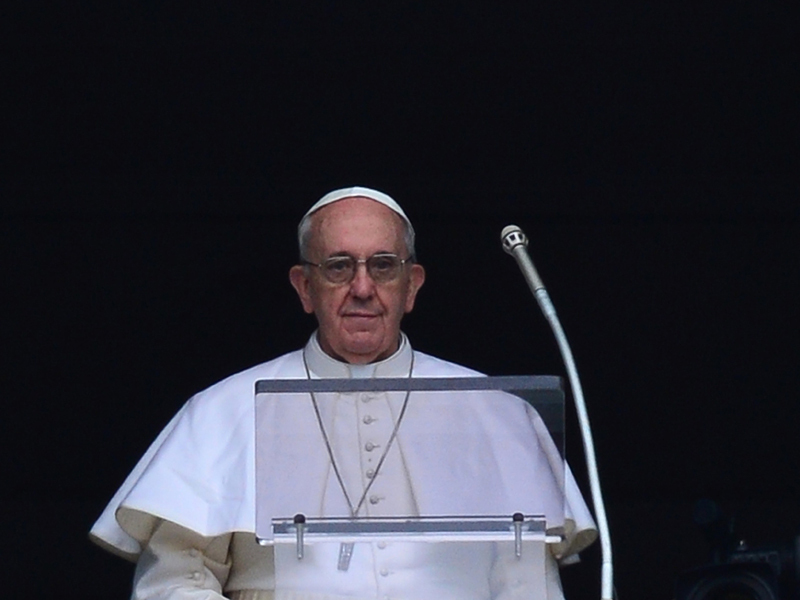Papa și tehnologia: piața San Pietro în 2005 și în 2013 – GALERIE FOTO
