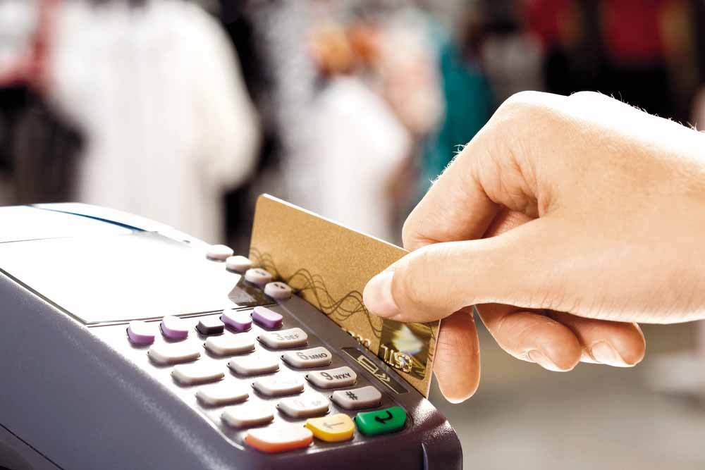 Taxele locale pot fi plătite cu cardul și în centrele comerciale din patru orașe mari
