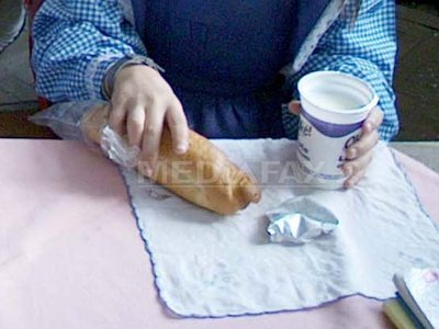Ponta: Programul "Cornul și laptele" presupune acum o risipă de bani, care ar trebui folosiți altfel