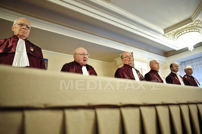 Curtea Constituțională: Aplicarea taxei clawback la o altă taxă este contrară prevederilor constituționale