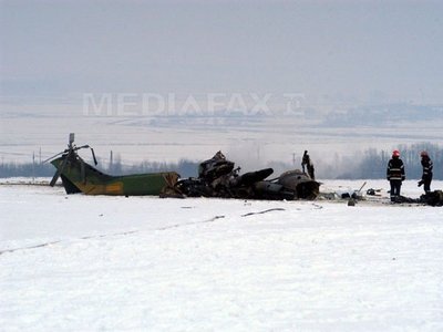 Oprița: Militarul internat la Spitalul Floreasca după prăbușirea elicopterului a fost operat, prognosticul rămâne rezervat