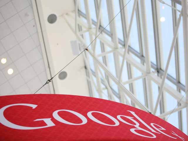 Google lucrează la un smartwatch care să concureze cu Samsung sau Apple