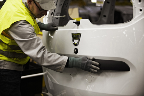 Renault suplimentează personalul în fabricile din Spania