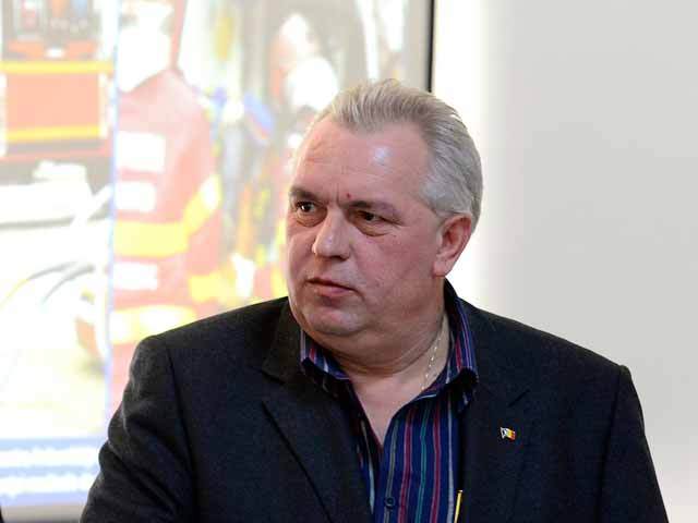 Baronii locali cu datorii se răstesc la Ministerul Finanțelor: Voinea și Chițoiu să plece dacă nu ne dau mai mulți bani