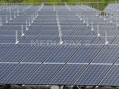 Asociația Română a Industriei Fotovoltaice: Dacă se schimbă legea energiei, România va pierde investiții de 4 miliarde de euro în regenerabile
