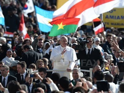 ÎNTRONIZAREA Papei Francisc: Zeci de mii de oameni, în Piața Sfântul Petru. Principalele etape ale ceremoniei - FOTO, LIVE VIDEO
