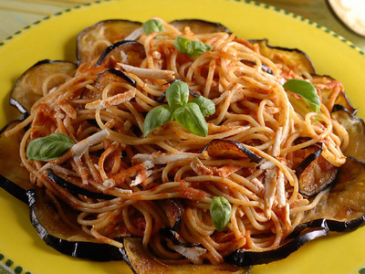 Carne de porc nedeclarată, descoperită în cutii de spaghete comercializate în Belgia