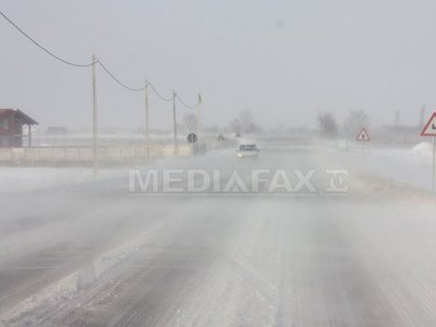 Vreme rea în toată țara. CODUL GALBEN a intrat în vigoare. Circulație îngreunată de ninsoare și viscol. Care este starea drumurilor
