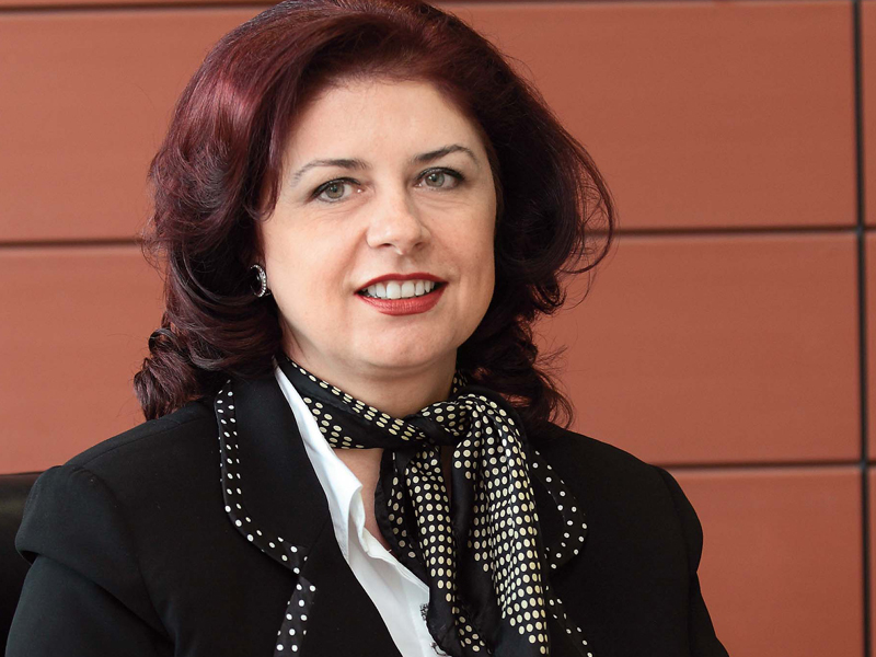 Cele mai puternice femei din România: Antoaneta Curteanu, Unicredit Leasing IFN SA