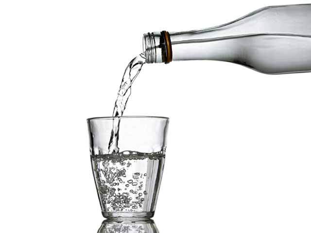 Romaqua produce de trei ori mai multă apă minerală decât Coca-Cola