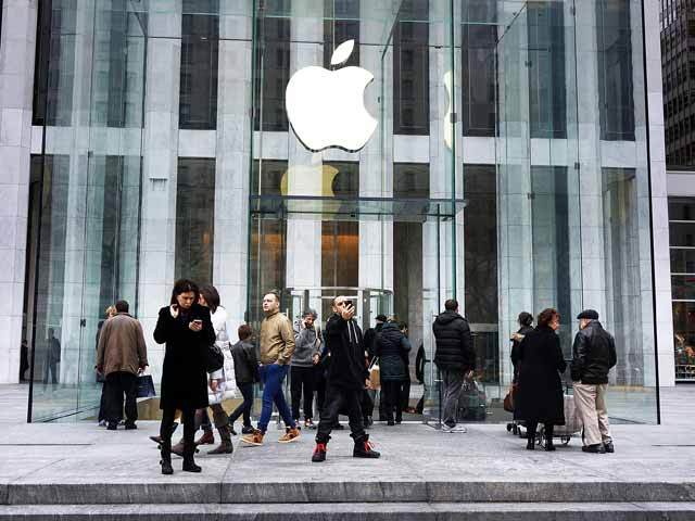 iPhone-ul și-a pierdut din strălucire. Acțiunile Apple scad încontinuu