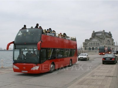 1 MAI LA MARE: Turiștii se vor putea plimba cu autobuzele etajate. Care este prețul biletelor