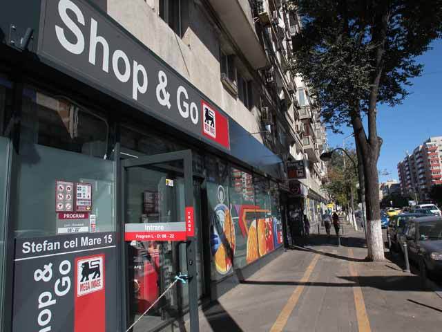 Chioșcurile de cartier capitulează pe rând în lupta cu rețelele străine