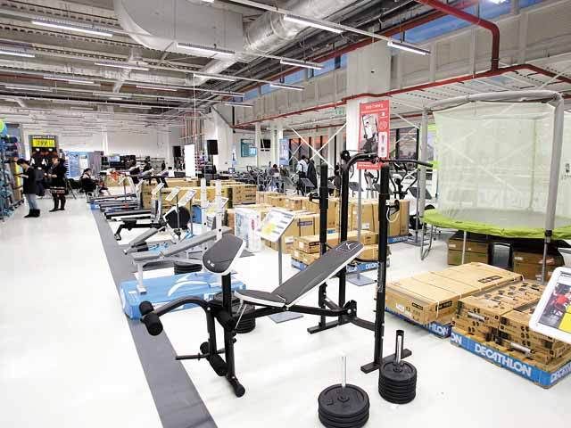 Românii au dat 400 mil. euro pe echipamente sportive