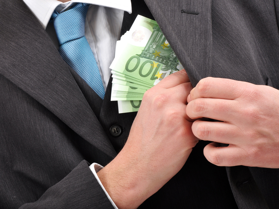 AT Kearney: România este pe locul 2 în Europa după nivelul „economiei subterane“, de aproape 30% din Produsul Intern Brut