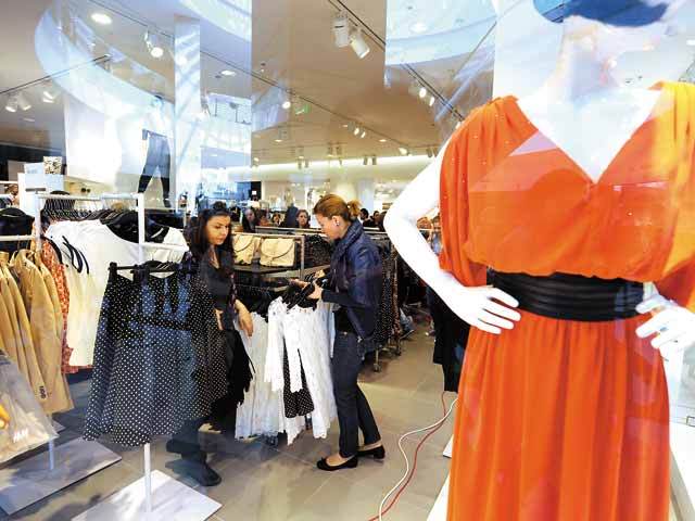 1.300 de croitorese din Caracal produc haine H&M, Zara, C&A