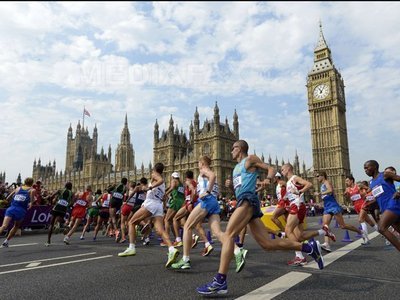 Maratonul de la Londra: Organizatorii vor dona 81.000 de euro pentru victimele de la Boston