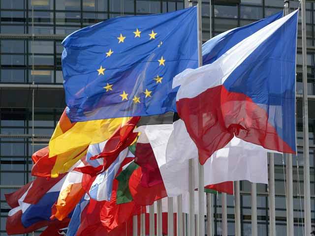 O armată a Europei, F.C. Europa, un ideal comun și alte trei soluții jurnalistice pentru o Uniune Europeană mai strânsă