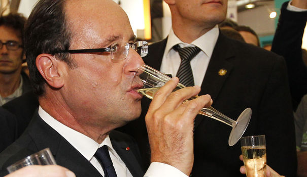 Pentru prima dată în istoria Franței, Palatul Elysee vinde 1.200 de sticle de Petrus