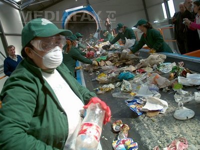 INS: Salubritatea și administrația publică au avut în primul trimestru cele mai multe locuri de muncă vacante