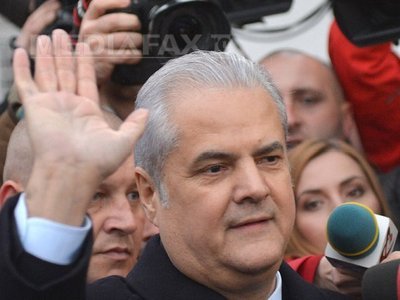 Adrian Năstase: Sunt convins că achitarea în dosarul "Zambaccian" va fi reconfirmată. Judecarea dosarului, amânată pentru 3 iunie.