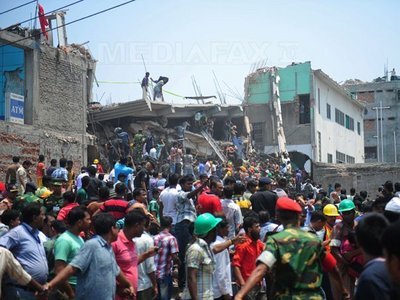 Manifestații ale muncitorilor în Bangladesh: Mii de oameni cer măriri salariale. Poliția a tras cu gloanțe de cauciuc