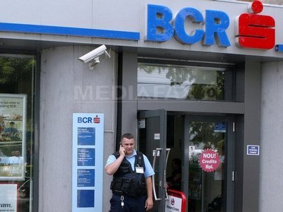Foști șefi și angajați ai BCR de la sucursalele Gorj și Novaci, condamnați la închisoare cu executare