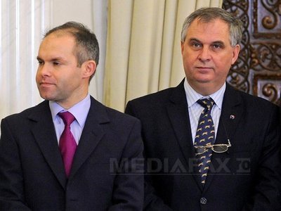 Guvernul sesizează DNA pentru achiziția de soft educațional de către miniștrii Funeriu și Vreme