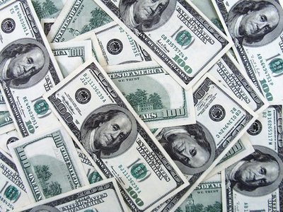 Record american: deficitul bugetar a scăzut cu peste 30% în șapte luni