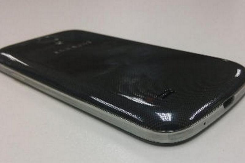 Noi imagini cu Samsung Galaxy S4 Mini au apărut pe internet