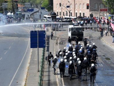 PROTESTE VIOLENTE la Istanbul: Zece persoane au fost rănite, iar circa 20 au fost reținute