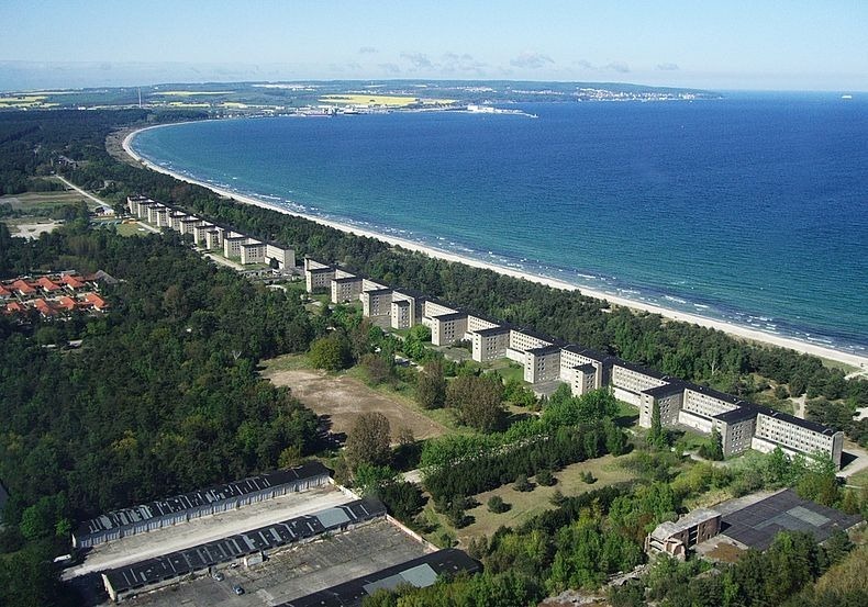 Povestea CELUI MAI MARE HOTEL din lume, pe care nimeni nu l-a folosit (GALERIE FOTO)
