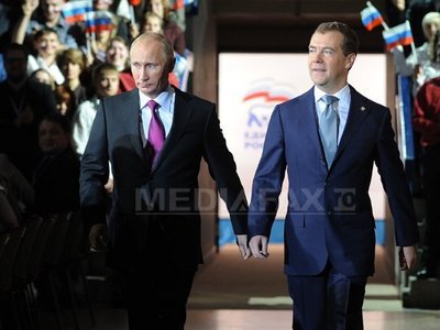 Dmitri Medvedev minimalizează zvonurile privind demisia sa: "Am avut și am în continuare relații amicale foarte bune cu președintele Putin"