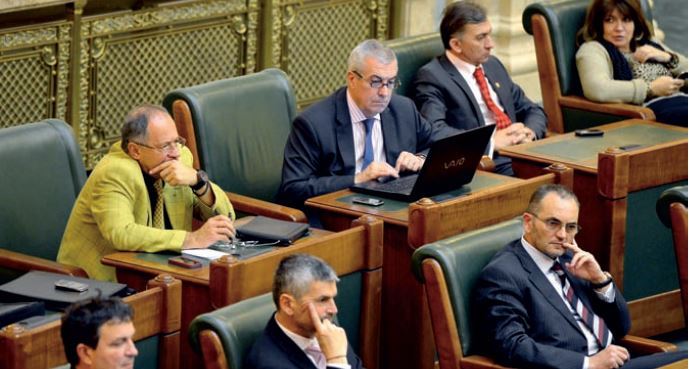Telenovelă interminabilă cu servicii secrete
