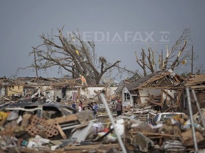 Tornada produsă în SUA se încadrează în categoria celor mai puternice. Cel puțin 24 de oameni au murit