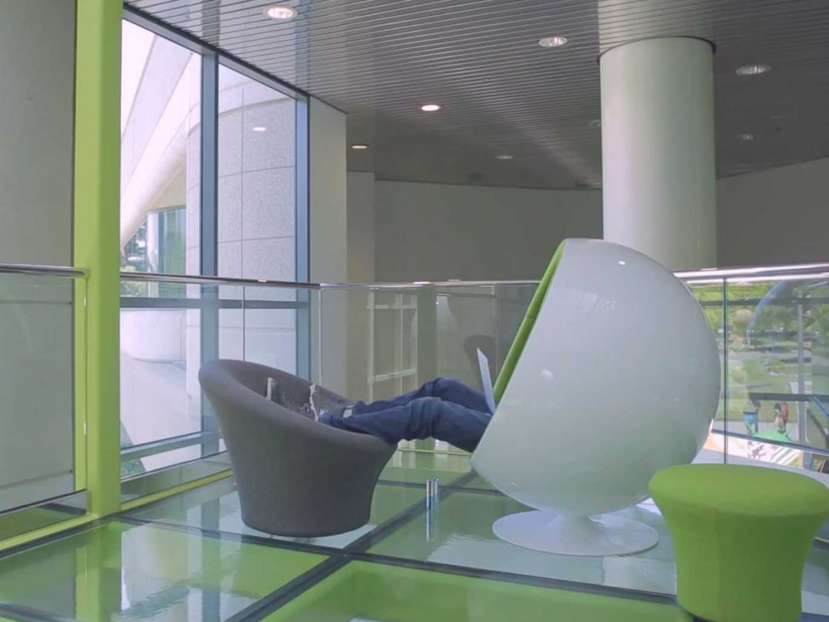 Cum arată compania Google văzută din interior - VIDEO
