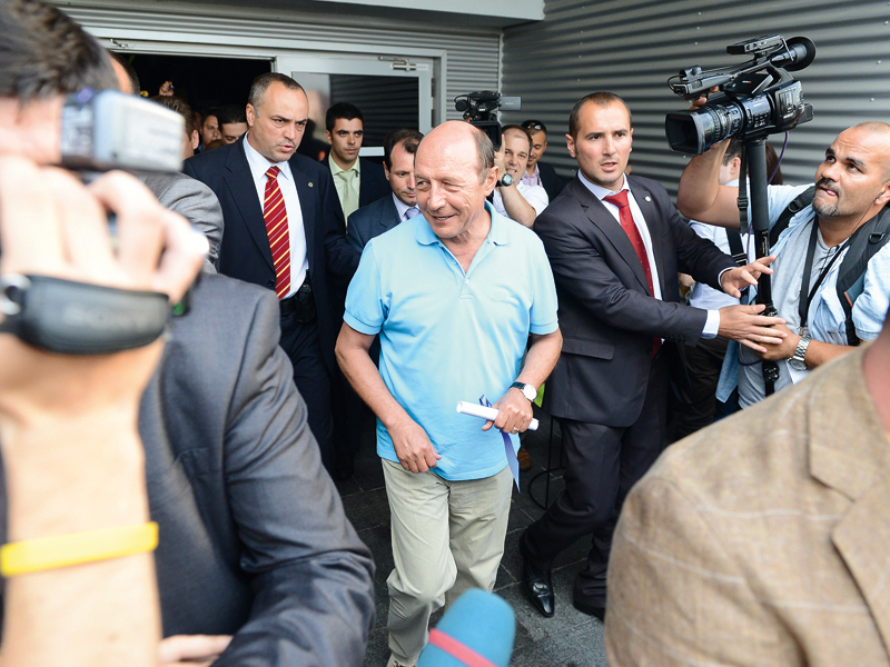 Referendumul lui Băsescu: vara sanie și iarna car
