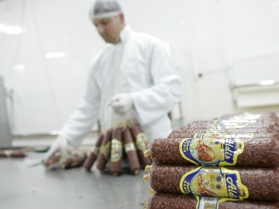 Moștenitorii lui Naghi au readus Aldis pe profit, dar au concediat 380 de oameni