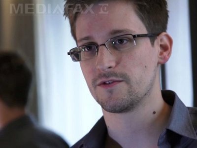 WikiLeaks a închiriat un avion pentru a-l aduce pe Edward Snowden în Islanda