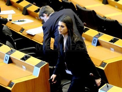 Elena Băsescu îl acuză pe Cătălin Ivan că "produce" articole în presa din România împotriva ei