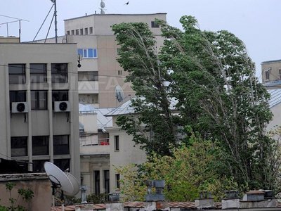 COD GALBEN de averse de ploaie, grindină și vijelie pentru mai multe județe