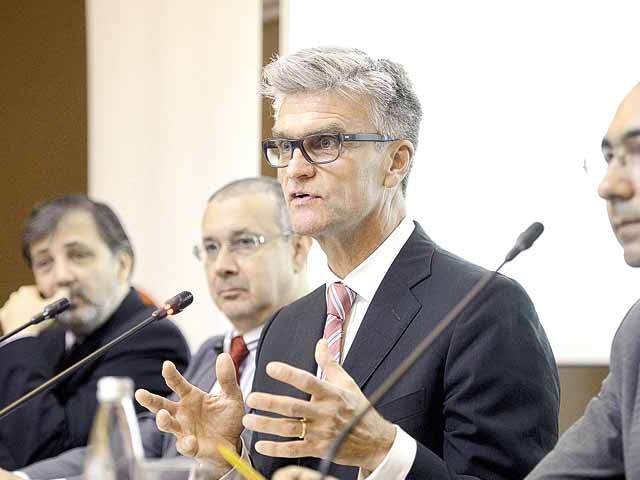 O sută de firme au luat 25 mil. euro de la UniCredit cu garanții europene