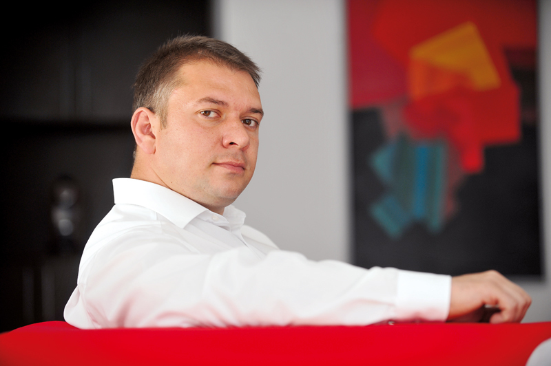 A făcut de la zero o afacere cu 2.000 de angajați pe care a vândut-o la 30 de ani pe milioane de euro