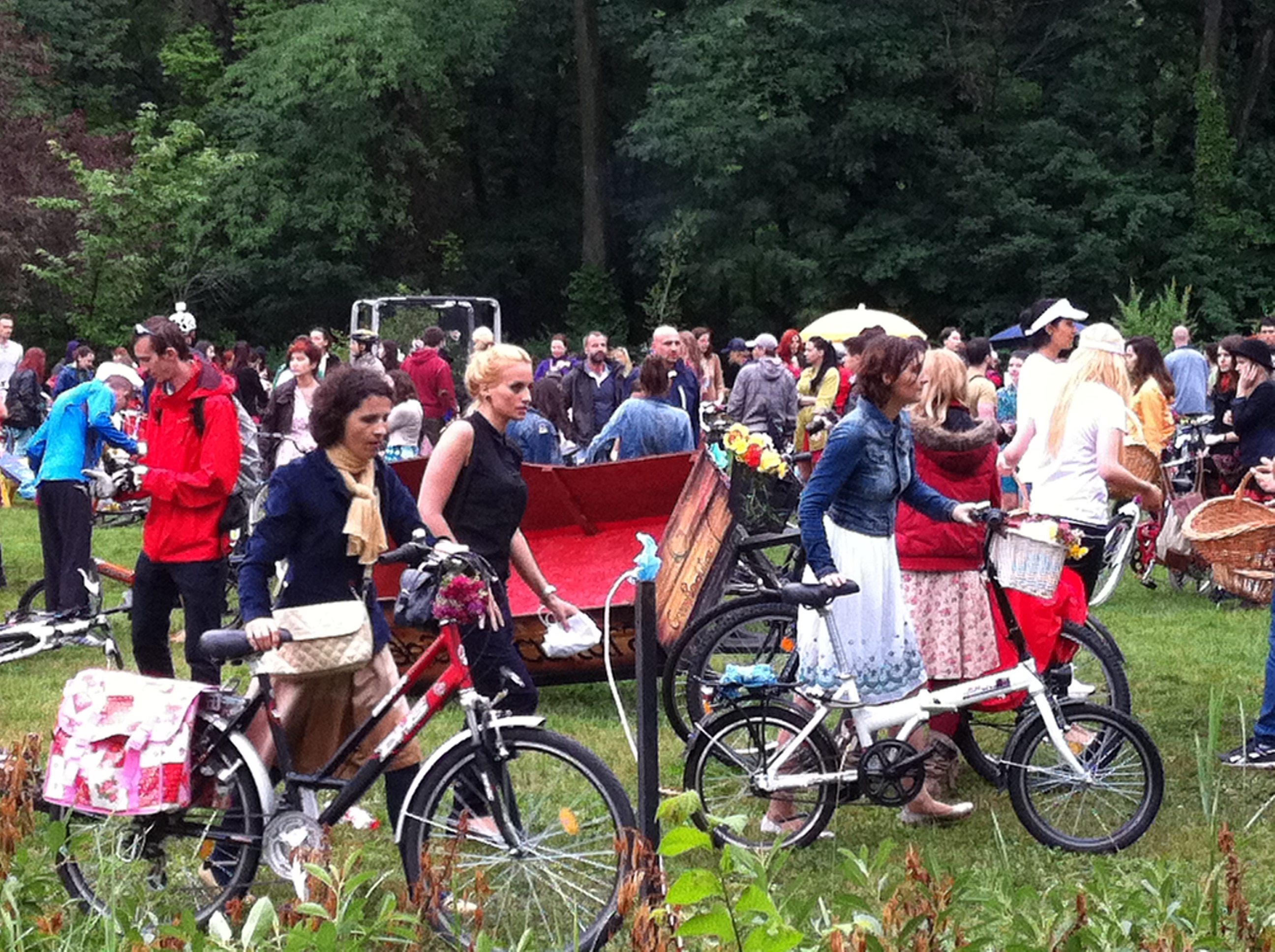 Singura zi în care biciclistele au pedalat în siguranță pe străzile Capitalei