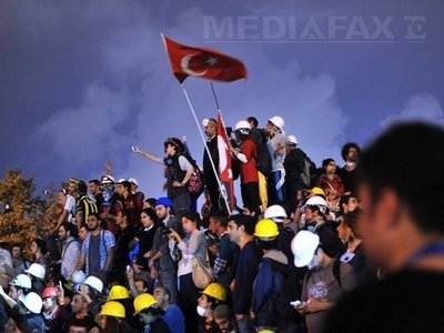 PROTESTELE DIN TURCIA: Liderii mișcării de contestare au fost primiți în regim de urgență de premierul Erdogan