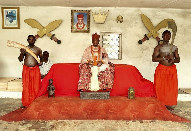 Cum trăiesc ultimii regi africani - GALERIE FOTO