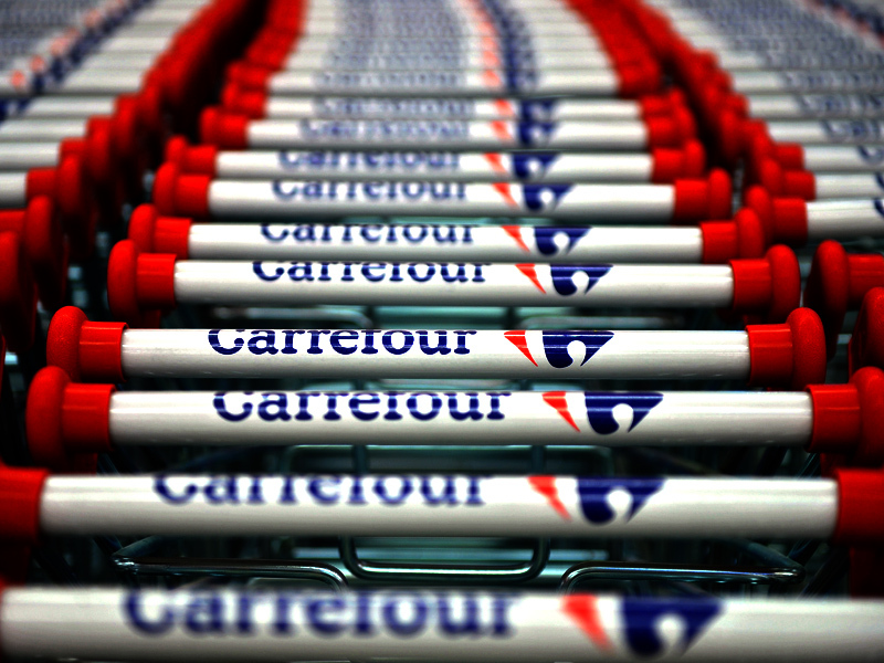 Carrefour anunță schimbarea de strategie: hipermarket cu program non-stop