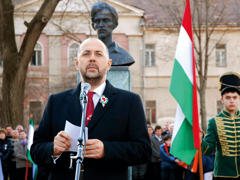 La un pas de dictatură, cu Covasna în rucsac. Perlele politice ale săptămânii
